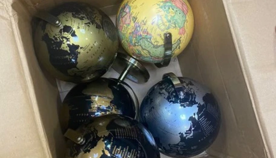 Nhà sách Tân Việt xin lỗi vì quả địa cầu có đường lưỡi bò