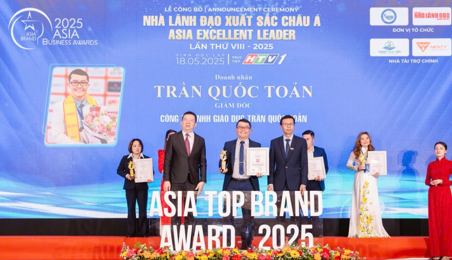 Thạc sĩ Trần Quốc Toản vinh dự đạt chứng nhận Nhà lãnh đạo- Nhà giáo xuất sắc châu Á 2025