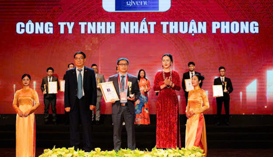 Givenu Việt Nam – Vinh dự nhận giải thưởng Top 10 “Thương hiệu Xuất sắc Việt Nam 2025”
