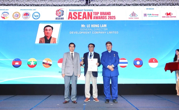 Tự hào Công ty TNHH Phát triển và Hệ thống Bệnh viện Mắt Hitec - Thương hiệu Việt được vinh danh tại ASEAN Top Brand 2025