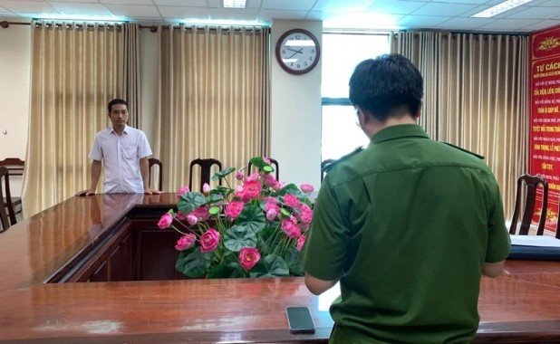 Truy tố 2 đăng kiểm viên với cáo buộc trục lợi hàng tỉ đồng