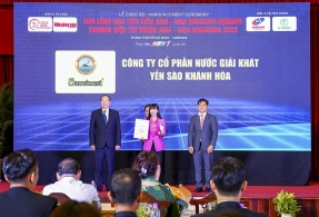 Nước giải khát Yến sào Khánh Hòa đạt Top 10 Thương Hiệu Tín Nhiệm Hàng Đầu Châu Á