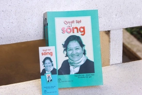 Quyết liệt sống - cuốn sách về cố nhà báo Minh Hiền