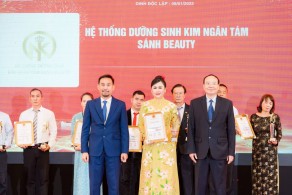 Kim ngân Tám Sánh Beauty vinh dự nhận Top 12 Thương hiệu mạnh Quốc gia.