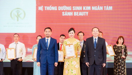 Kim ngân Tám Sánh Beauty vinh dự nhận Top 12 Thương hiệu mạnh Quốc gia.