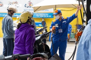 Giá xăng trong nước chiều nay dự báo tiếp tục giảm