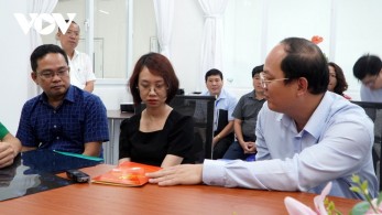 Phó Bí thư Thường trực Thành ủy TP.HCM Nguyễn Hồ Hải thăm nạn nhân vụ gãy cây