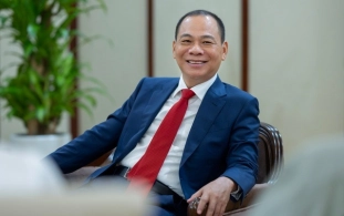 Cổ phiếu họ Vingroup đồng loạt tăng nóng sau thông báo &#039;khủng&#039; của Vinhomes