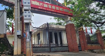 Để con cháu "lọt" vào trường đặc cách, Phó chủ tịch huyện bị kỷ luật