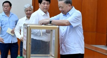 Tổng Bí thư, Thủ tướng quyên góp ủng hộ đồng bào vùng bão lụt