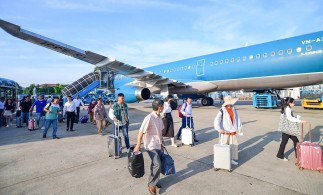 Giá vé máy bay Tết 2025 tăng cao, mua sớm cũng không có vé rẻ