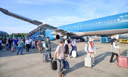 Giá vé máy bay Tết 2025 tăng cao, mua sớm cũng không có vé rẻ
