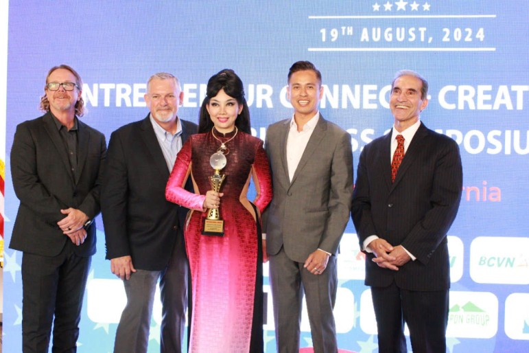 Tiến sĩ, nhà thiết kế Quỳnh Paris ngôi sao danh giá trong ngành thời trang