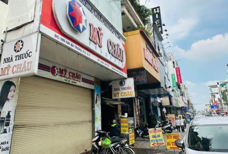 Hé lộ về bà chủ chuỗi nhà thuốc Mỹ Châu vừa bị khởi tố cùng nam ca sĩ Quốc Kháng