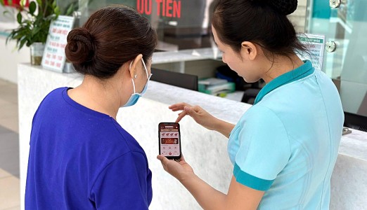 Sổ sức khỏe điện tử trên VNeID: Người dân, bệnh viện cùng hưởng lợi