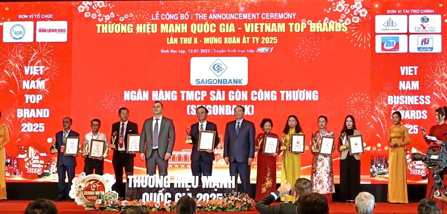 SAIGONBANK tự hào khi được vinh danh TOP 12 Thương hiệu mạnh Quốc gia  – Viet Nam Top Brand 2025