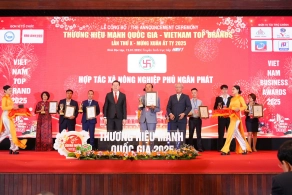 Hợp tác xã nông nghiệp Phủ Ngân Phát vinh dự nhận giải thưởng Thương hiệu mạnh quốc gia 2025