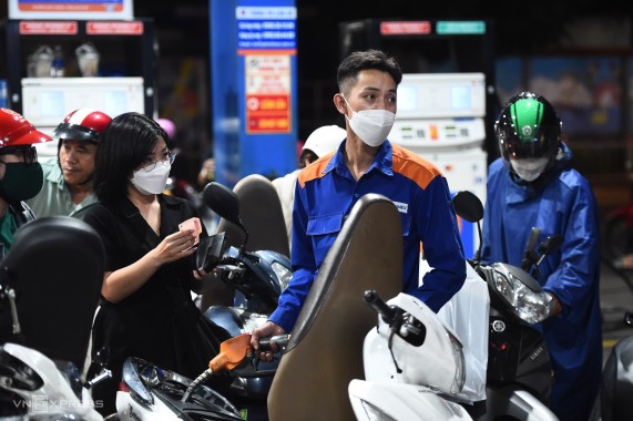 Ba thành phố lớn thí điểm bán xăng E10 từ 1/8