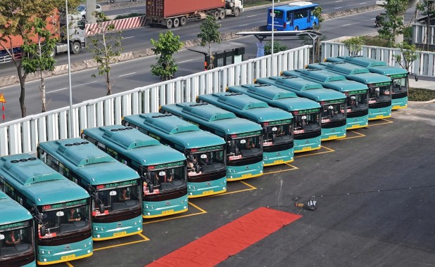 Đề xuất lộ trình chuyển đổi 400.000 xe xăng sang điện của TP HCM