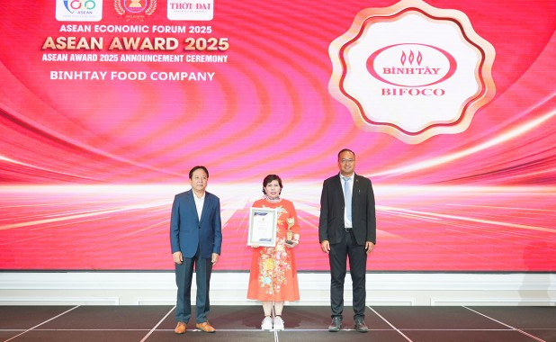 Bình Tây Food nhận cú đúp 2 giải thưởng Quốc Tế Top10 Thương Hiệu Tăng Trưởng Xanh Asean và Top10 Sản phẩm dịch vụ chất lượng xanh Asean 2025