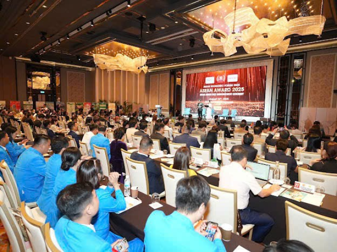 HỆ THỐNG Y TẾ NHI ĐỒNG 315 VINH DỰ LỌT TOP 03 DOANH NGHIỆP TIÊU BIỂU ASEAN 2025