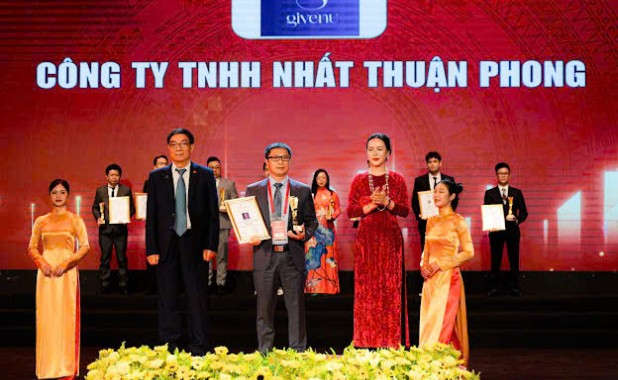 Givenu Việt Nam – Vinh dự nhận giải thưởng Top 10 “Thương hiệu Xuất sắc Việt Nam 2025”
