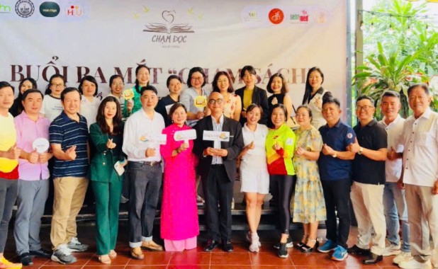 Ra mắt “Chạm Đọc Chạm Yêu Thương” với Talkshow “Sách, cánh cửa ký ức và hành trình vươn xa”
